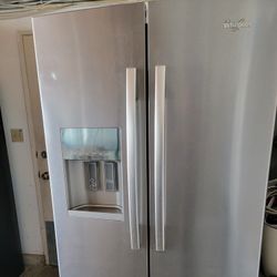 Whirlpool Refrigerator 