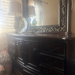 Kings bed set With Dresser 