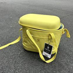Hydro flask Cooler Yellow 