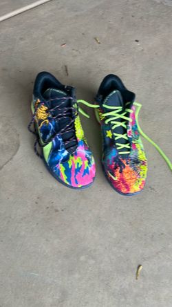 Basketball shoes
