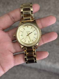 Nixon Facet A Cut Above unisex Gold Tone Stainless Steel 42mm Quartz Watch