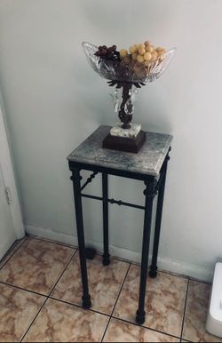 Pier1 Metal Marble Accent Table/ Pedestal 