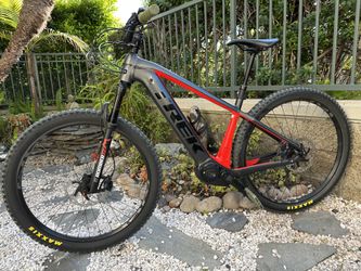 23 Trek Powerfly 4 gen 4  E-Hardtail