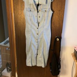 Bebe Full Length Sleeveless Size M great Fitted Jean Dress