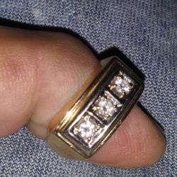 14k .3 Diamonds Ring. 1930 V S 1 Diamonds