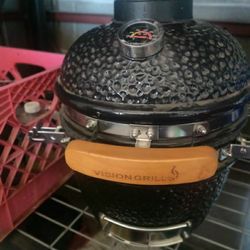 Mini Green Egg/ Kamodo...It's Black