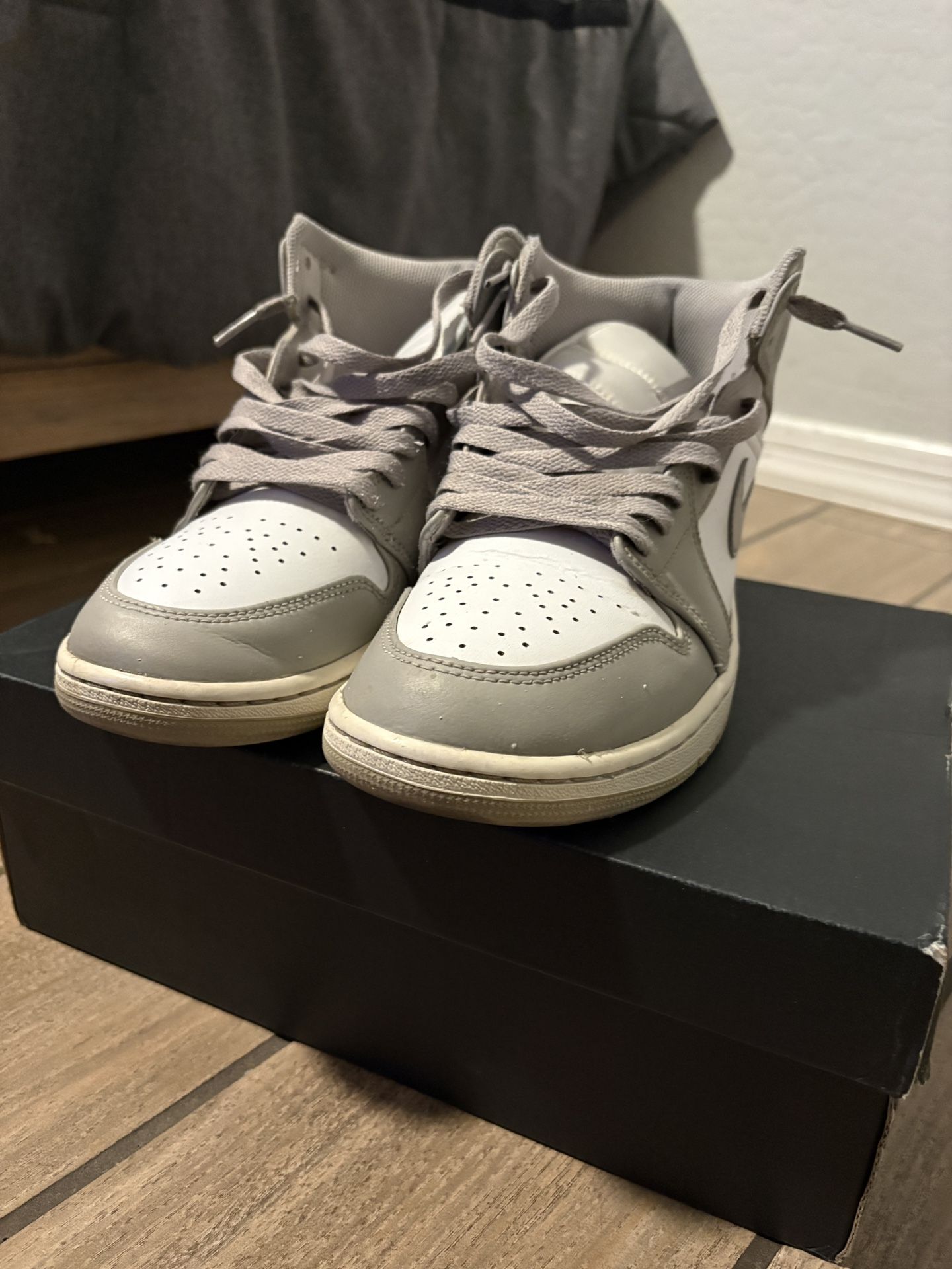 Air jordan 1 mid linen