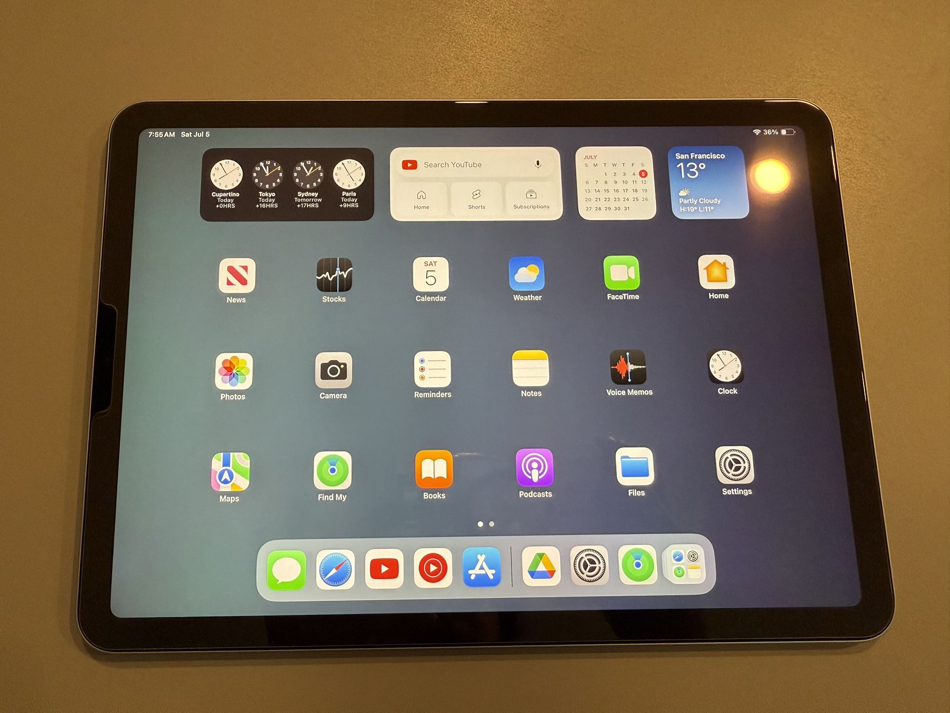 iPad Air 4th Gen with Apple Smart Keyboard Folio