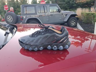 Brand New And Original Women Nike Air Max's DN Sneakers Sizes 9.5