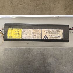 2-Light Fluorescent Strip Light