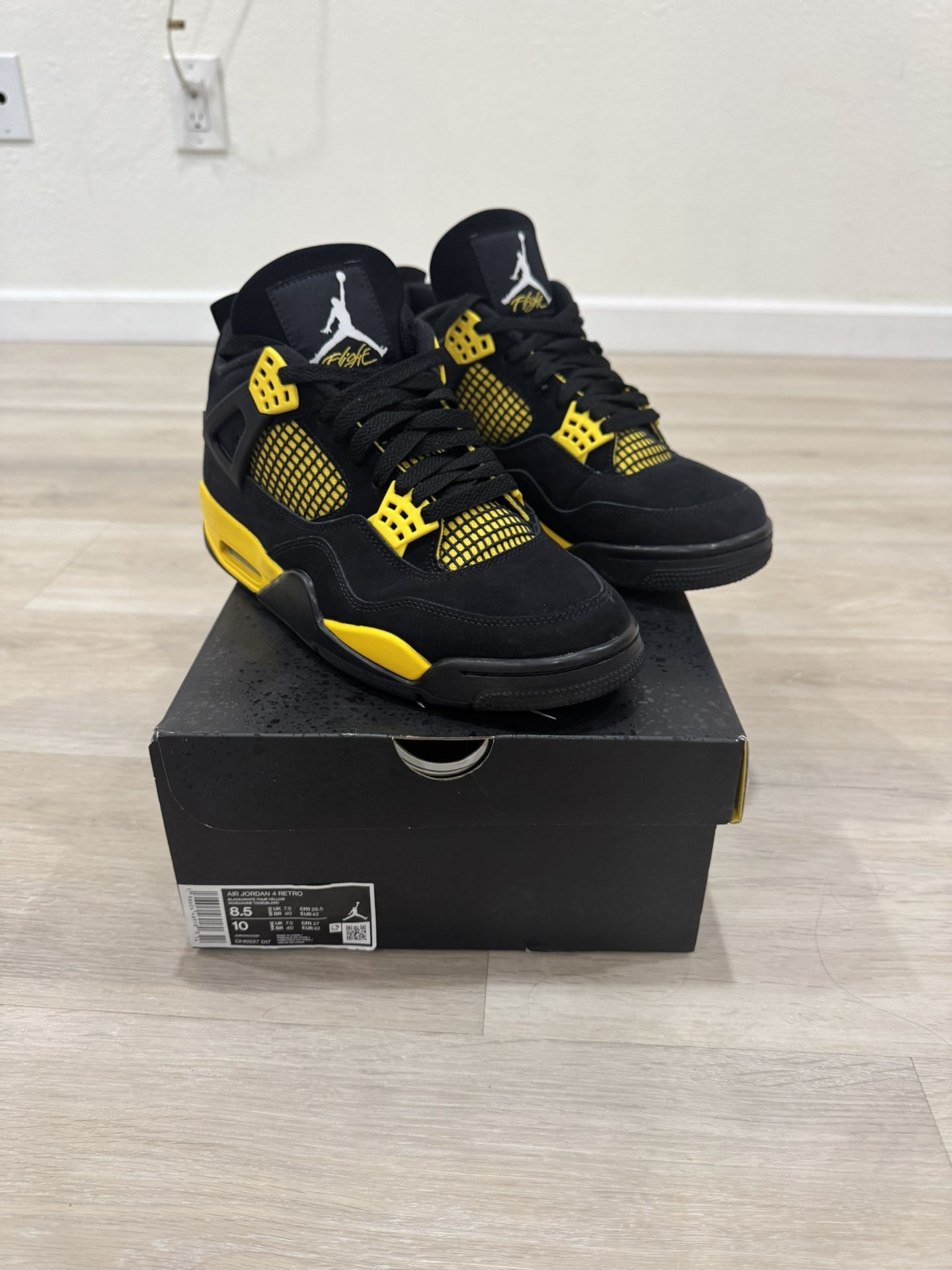 Retro Jordan 4s Thunder