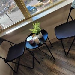 Seating + Table (Indoor/Outdoor)