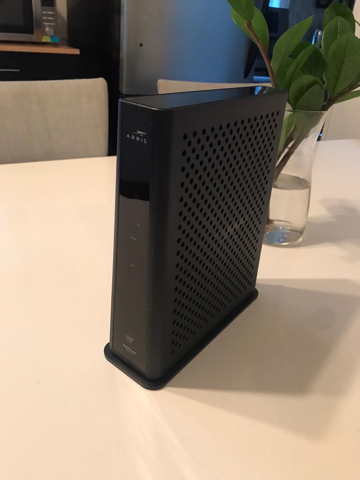 Arris SURFBOARD SBG8300 Cable Modem and WiFi Router