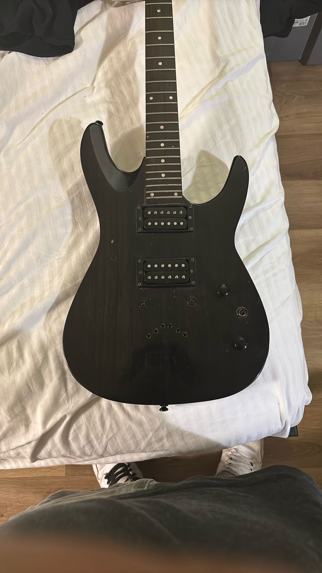 Dean Vendetta Guitar. Black And White