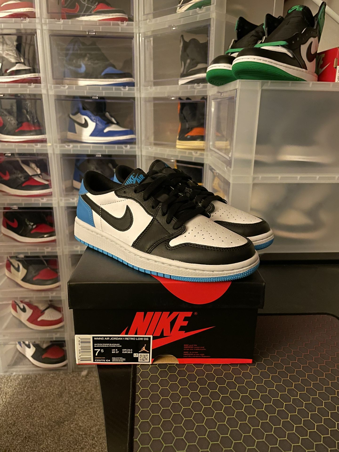 Jordan 1 Low “UNC”