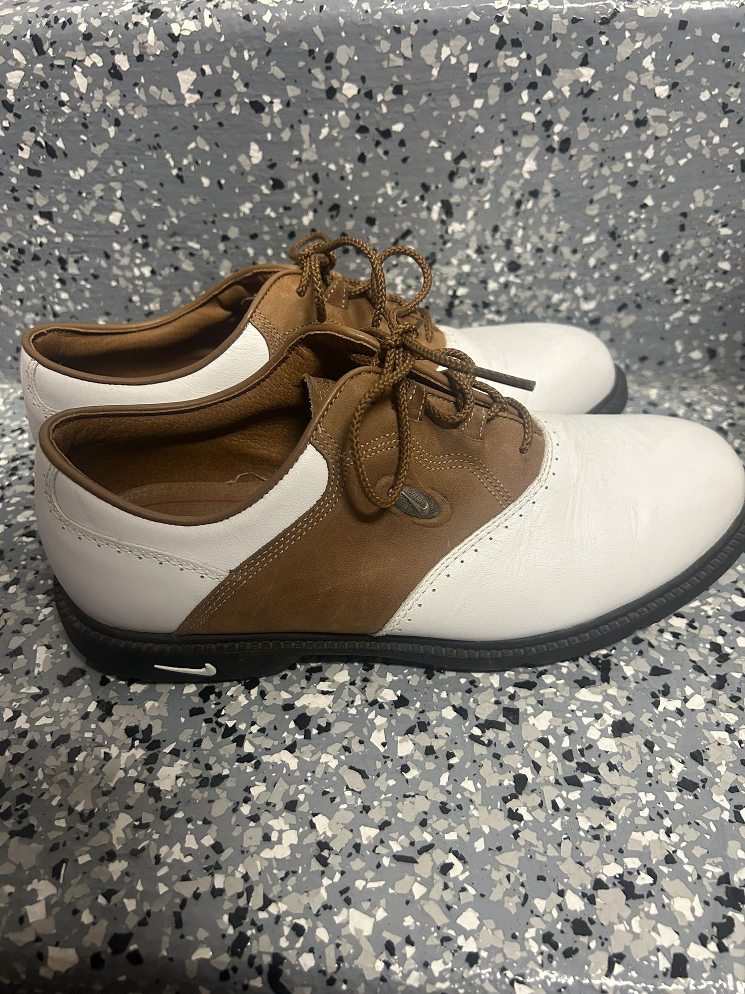 Nike Women’s Golf Leather Shoes Size 8.5