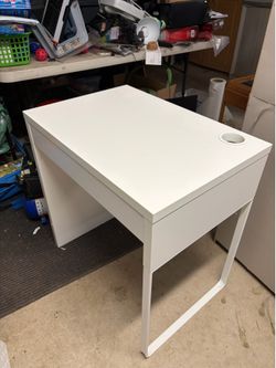 IKEA MICKE Desk White - Compact Study / Office Workstation
