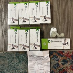 K&M 16280 Wall Guitar Mounts (8 Units) I- White / Clear