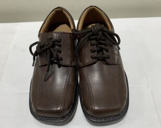 Smart Fit boys size 10.5 brown dress shoes - worn once like new