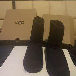 Ugg Botas.  Size. #. 5.  $70