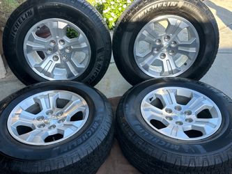 18” CHEVY WHEELS NEW TIRES MICHELIN 265/70R18