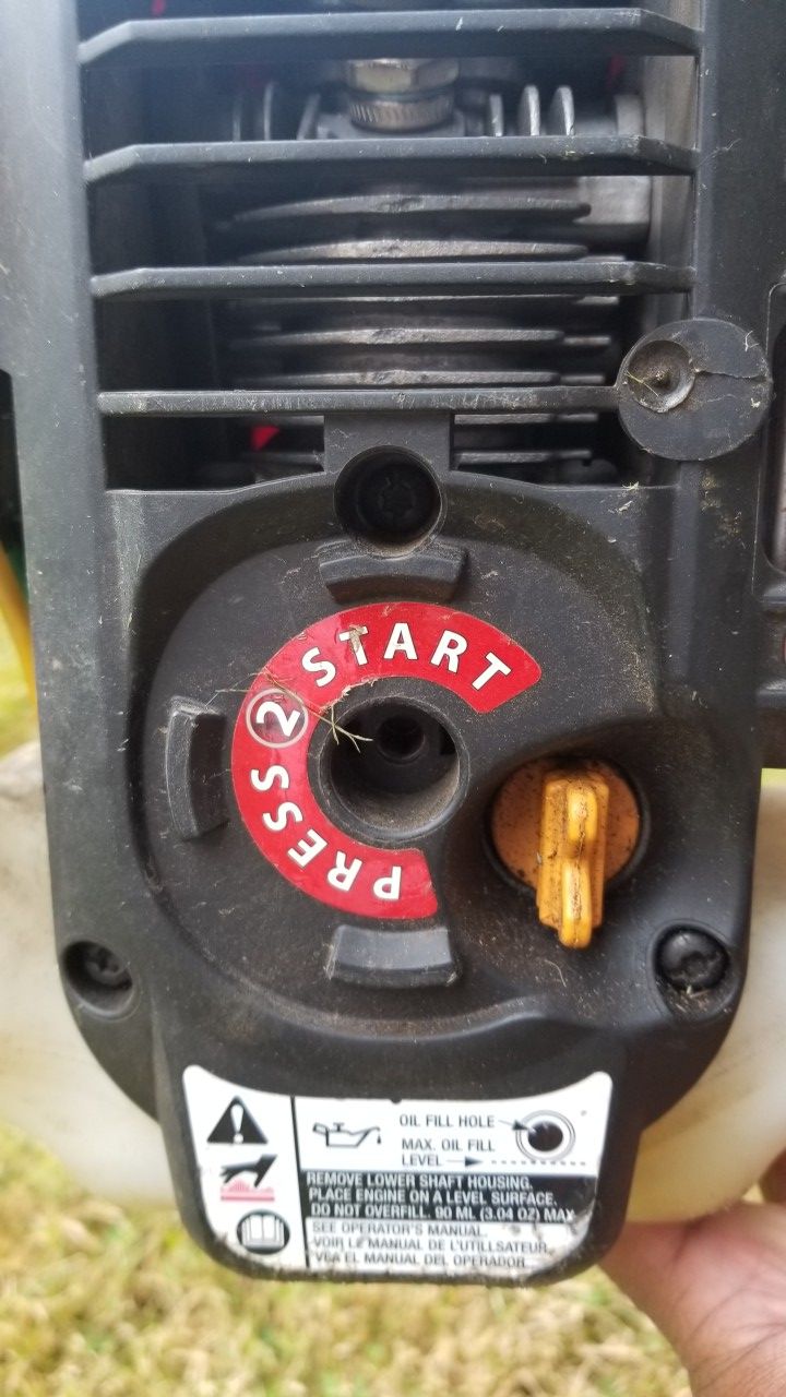 TroyBilt 4 Cycle Weed eater w/starter for Sale in Everett, WA OfferUp