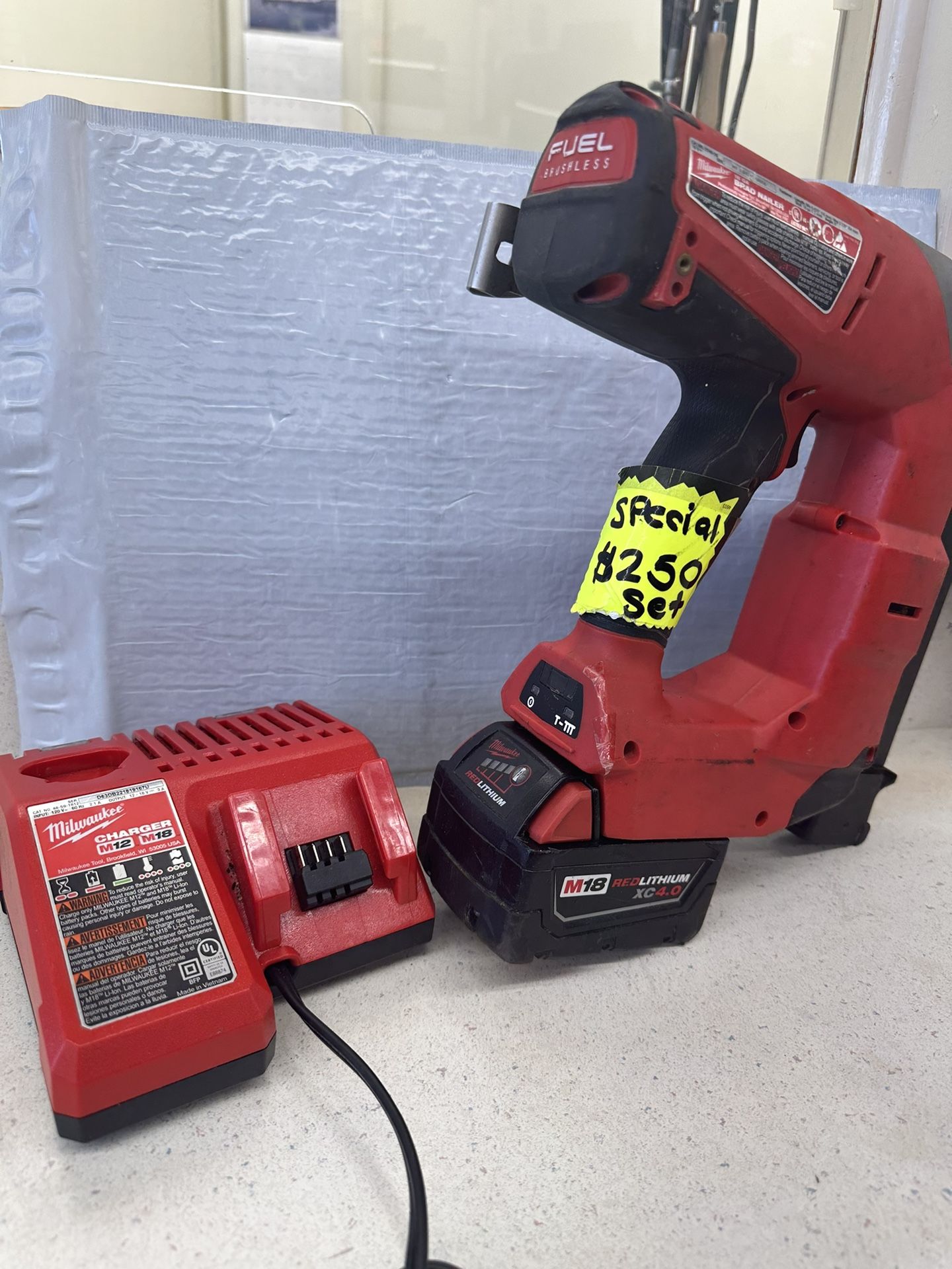 Milwaukee Brad Nailer Set 274020 Used for Sale in Brentwood, NY OfferUp