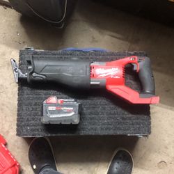 Milwaukee M18 Super Saw Zall + HD 9.0 Batery
