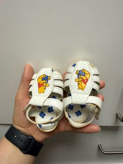 Vintage Winnie the Pooh baby sandals