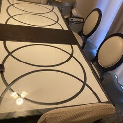 Dining Table 4 Chairs 2 Extra 