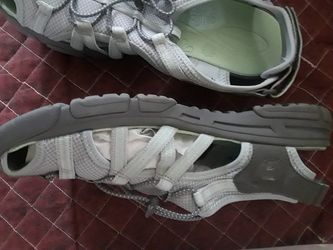 Croft &Barrow womens sandals