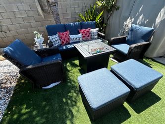 Patio furniture set outdoor new in the box