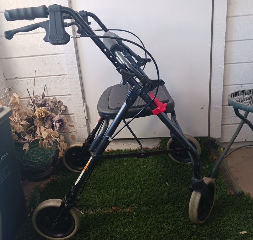 NOVA Cruiser Delux Rolling Walker (Blue) MINT CONDITION!