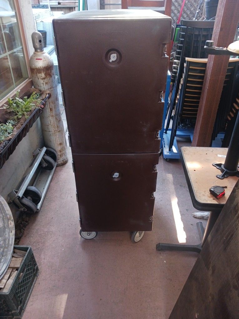 Cambro Dual Stacked Food Cart