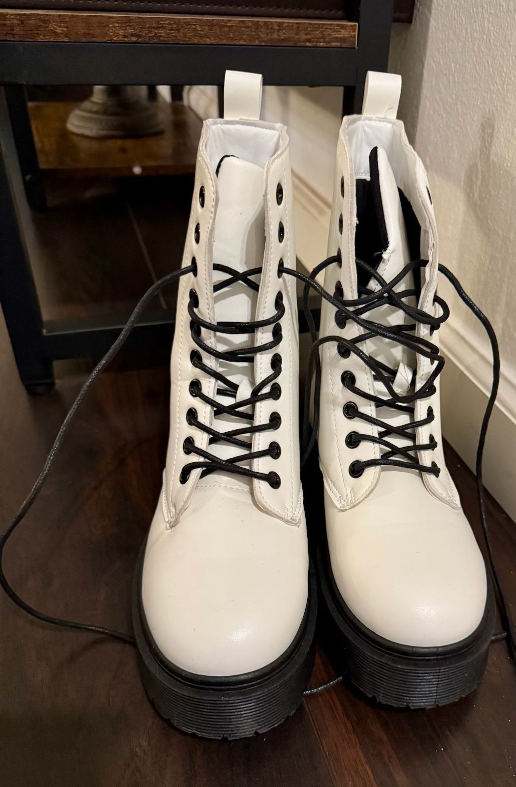 Women's White Boots, Size 7, Worn Once