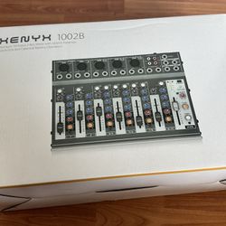 Mixer Behringer Xenyx 1002B 5-Channel Unpowered Mixer