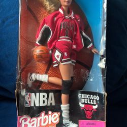 Vintage 1998 NBA Chicago Bulls Basketball Barbie Doll Collectible