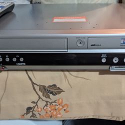 Panasonic Model DMR-ES46V VCR/DVD Recorder Combo with HDMI Output **READ**