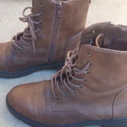 !! Women's Boots Size 9