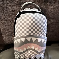  LA PALAIS SHARK BITE BACKPACK