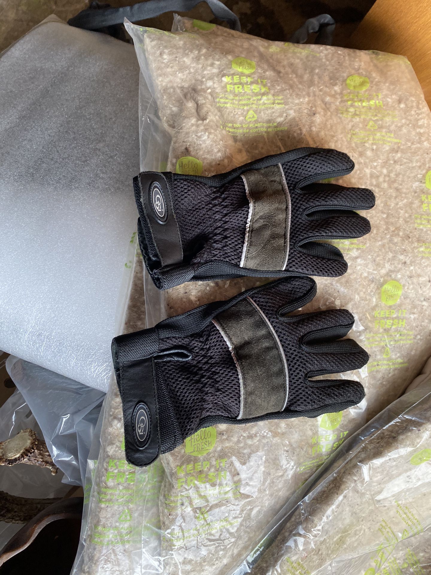 Men’s leather biker gloves