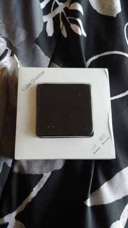 Cube shadow Bluetooth tracker