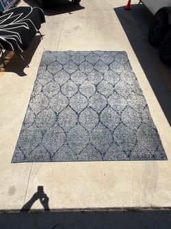 Safavieh Madison 8x10 Area Rug - Navy & Silver Distressed Medallion