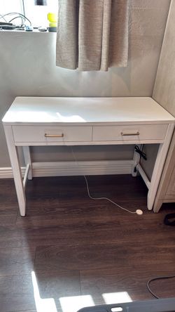 White 2 drawer Desk