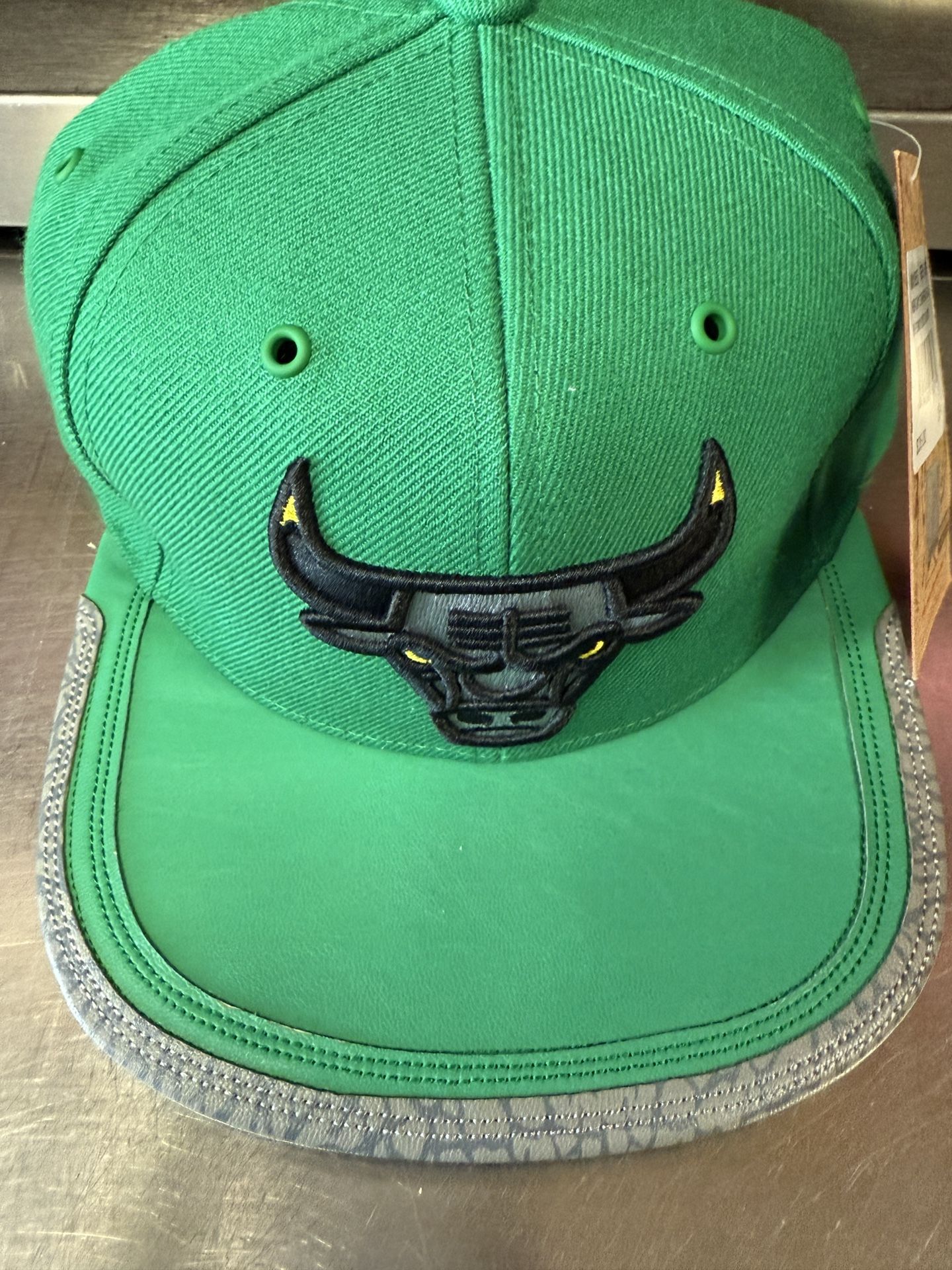 Mens Bulls Hat