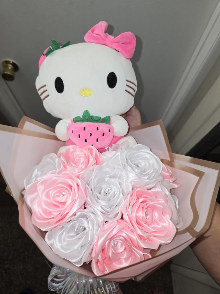 Hello Kitty Eternal Bouquet 💐 