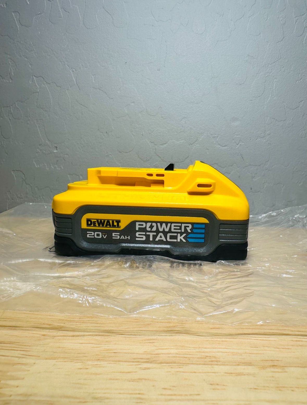 DEWALT POWERSTACK BATTERY
