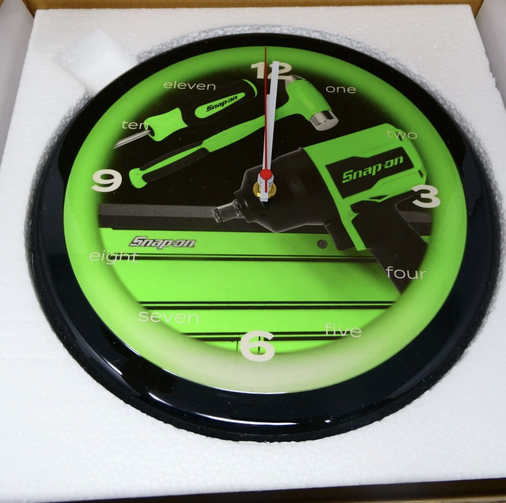 Snap-On Tools 11” Round Wall Clock Battery Operated New