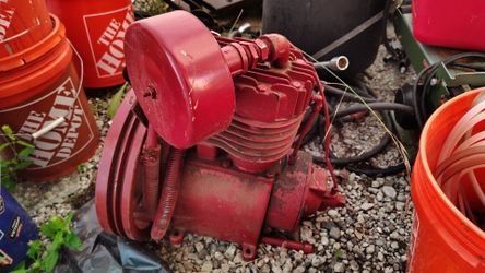 Kellogg-American Model 321 two-stage reciprocating air compressor pump (trade, OBO)
