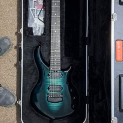 MUSIC MAN USA MADE W/hardshell Case